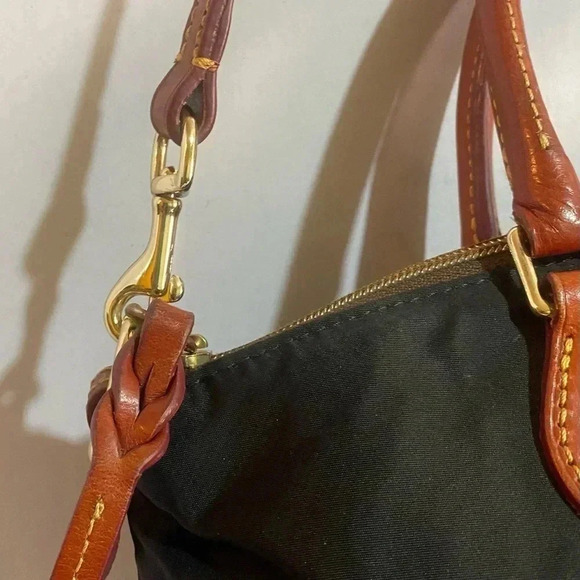 Dooney Bourke vintage black leather satchel handbag - Picture 5 of 16